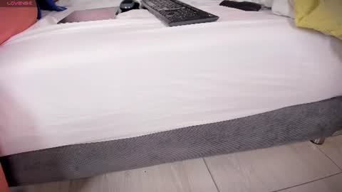 Snapshot of perlapreciosa chatting on 06-27-26, 04:06 PerlaPreciosa online show from 06-27-26, 04:06