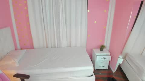 Marie online show from 11-04-25, 09:52