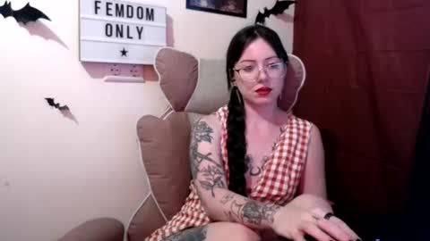 Snapshot of persephones_garden chatting on 06-27-26, 12:10 Persephone online show from 06-27-26, 12:10