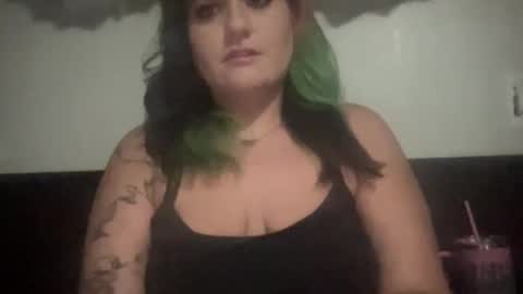 Snapshot of persianslut666 chatting on 10-28-25, 03:21 persianslut666 online show from 10-28-25, 03:21