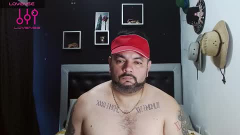 Snapshot of perverseveteranmanxxx chatting on 12-11-24, 08:18 Carlos online show from 12-11-24, 08:18