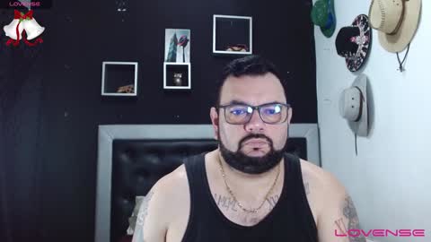 Snapshot of perverseveteranmanxxx chatting on 12-23-24, 04:06 Carlos online show from 12-23-24, 04:06