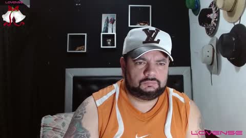Snapshot of perverseveteranmanxxx chatting on 12-29-24, 03:57 Carlos online show from 12-29-24, 03:57