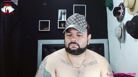 Snapshot of perverseveteranmanxxx chatting on 12-30-24, 04:20 Carlos online show from 12-30-24, 04:20
