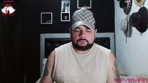 Snapshot of perverseveteranmanxxx chatting on 12-31-24, 07:29 Carlos online show from 12-31-24, 07:29