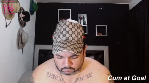 Snapshot of perverseveteranmanxxx chatting on 01-07-25, 04:29 Carlos online show from 01-07-25, 04:29