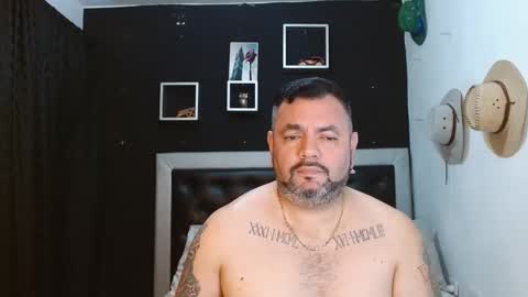 Snapshot of perverseveteranmanxxx chatting on 01-22-25, 03:51 Carlos online show from 01-22-25, 03:51
