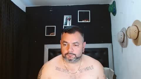 Snapshot of perverseveteranmanxxx chatting on 01-22-25, 06:52 Carlos online show from 01-22-25, 06:52