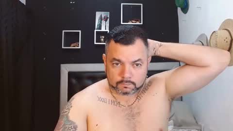 Snapshot of perverseveteranmanxxx chatting on 01-23-25, 01:13 Carlos online show from 01-23-25, 01:13