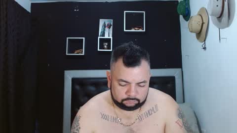 Snapshot of perverseveteranmanxxx chatting on 02-14-25, 04:31 Carlos online show from 02-14-25, 04:31