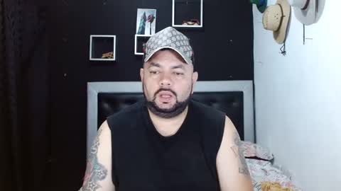 Snapshot of perverseveteranmanxxx chatting on 02-18-25, 03:21 Carlos online show from 02-18-25, 03:21