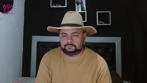 Snapshot of perverseveteranmanxxx chatting on 02-21-25, 02:48 Carlos online show from 02-21-25, 02:48