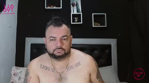 Snapshot of perverseveteranmanxxx chatting on 03-10-25, 01:32 Carlos online show from 03-10-25, 01:32
