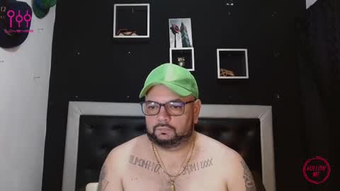 Snapshot of perverseveteranmanxxx chatting on 03-11-25, 01:26 Carlos online show from 03-11-25, 01:26