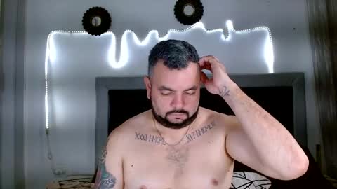 Snapshot of perverseveteranmanxxx chatting on 09-08-25, 03:00 Carlos online show from 09-08-25, 03:00
