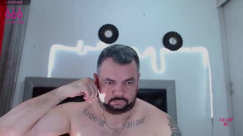 Snapshot of perverseveteranmanxxx chatting on 09-14-25, 03:11 Carlos online show from 09-14-25, 03:11