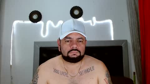 Snapshot of perverseveteranmanxxx chatting on 09-23-25, 02:25 Carlos online show from 09-23-25, 02:25