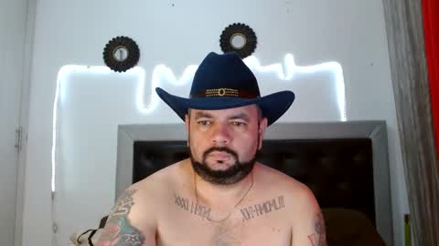 Snapshot of perverseveteranmanxxx chatting on 09-28-25, 03:06 Carlos online show from 09-28-25, 03:06