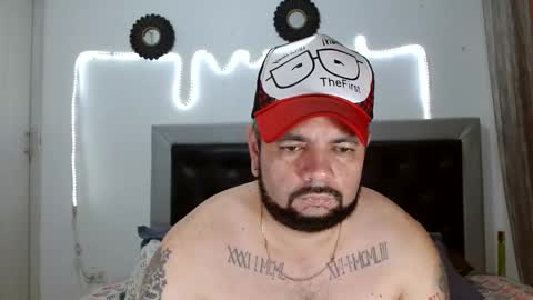 Snapshot of perverseveteranmanxxx chatting on 10-13-25, 04:56 Carlos online show from 10-13-25, 04:56