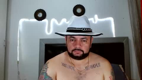 Snapshot of perverseveteranmanxxx chatting on 10-18-25, 04:37 Carlos online show from 10-18-25, 04:37