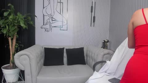 Snapshot of pervert_mia4u chatting on 02-10-26, 05:39 Mia online show from 02-10-26, 05:39