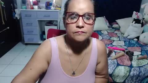 Snapshot of pervert_mommy_x chatting on 06-05-26, 10:10 SAMY online show from 06-05-26, 10:10
