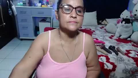 Snapshot of pervert_mommy_x chatting on 06-12-26, 09:30 SAMY online show from 06-12-26, 09:30