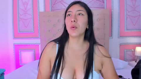 Snapshot of pervertedcurvy chatting on 05-10-26, 03:23 Lily online show from 05-10-26, 03:23