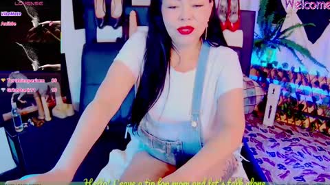 Snapshot of pervertmom_ chatting on 02-27-25, 12:21 ESMERALDA online show from 02-27-25, 12:21