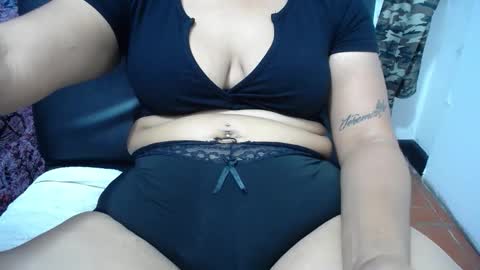 Snapshot of pervertt_linda chatting on 01-10-26, 06:20 Linda online show from 01-10-26, 06:20