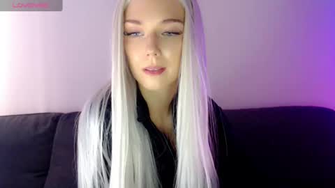 Snapshot of pervyblonde chatting on 01-27-25, 11:32 Isabella online show from 01-27-25, 11:32