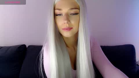 Snapshot of pervyblonde chatting on 02-21-25, 01:00 Isabella online show from 02-21-25, 01:00
