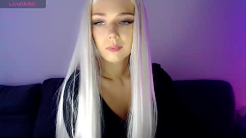 Snapshot of pervyblonde chatting on 02-28-25, 07:58 Isabella online show from 02-28-25, 07:58
