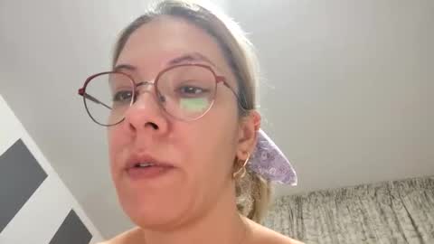 Lisa -  online show from 12-19-25, 06:59