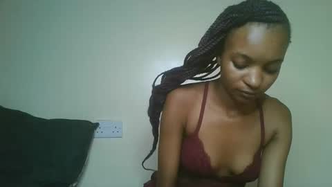 Snapshot of petal_palette chatting on 05-12-26, 12:13 Lolly online show from 05-12-26, 12:13