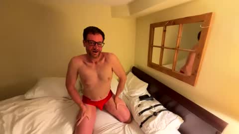 Snapshot of pete_mac chatting on 12-15-25, 03:22 Pete online show from 12-15-25, 03:22