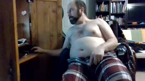 Snapshot of peter40770 chatting on 02-16-26, 04:19 peter40770 online show from 02-16-26, 04:19