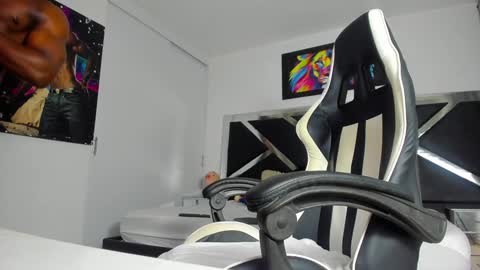 Snapshot of peter_coleman chatting on 12-20-24, 02:19 PeterColeman online show from 12-20-24, 02:19