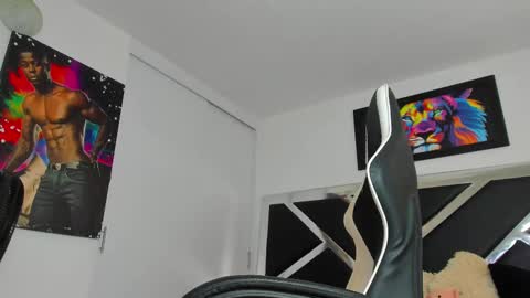 Snapshot of peter_coleman chatting on 03-05-25, 08:21 PeterColeman online show from 03-05-25, 08:21