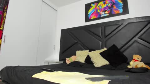 Snapshot of peter_coleman chatting on 09-19-25, 04:03 PeterColeman online show from 09-19-25, 04:03