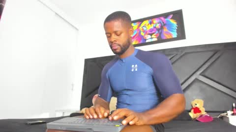 Snapshot of peter_coleman chatting on 10-05-25, 06:17 PeterColeman online show from 10-05-25, 06:17