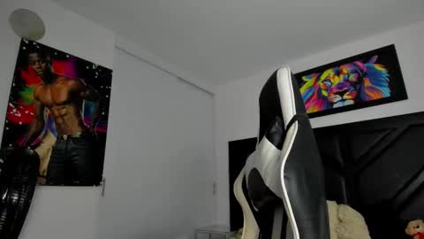 Snapshot of peter_coleman chatting on 11-02-25, 10:12 PeterColeman online show from 11-02-25, 10:12