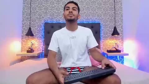 Snapshot of peter_kink chatting on 07-06-26, 07:05 Peter Kink online show from 07-06-26, 07:05