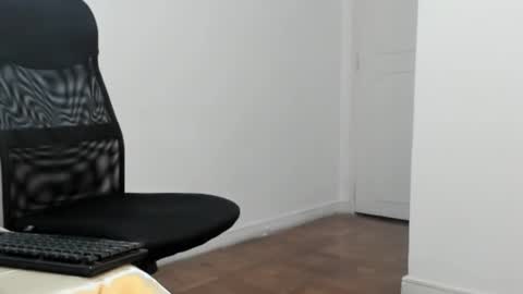 Snapshot of peter_x_annaud chatting on 10-01-25, 11:33 FELIPE online show from 10-01-25, 11:33