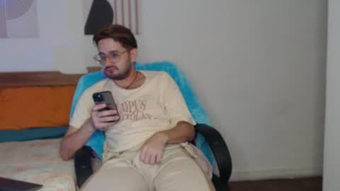 Snapshot of peter_x_annaud chatting on 10-19-25, 11:11 FELIPE online show from 10-19-25, 11:11