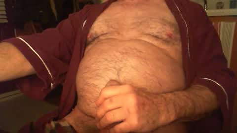 Snapshot of peterlast1958 chatting on 12-17-25, 04:07 Peter online show from 12-17-25, 04:07