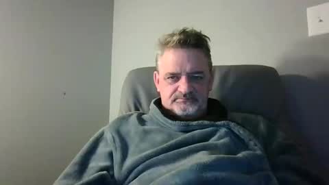 Snapshot of petermelotte8 chatting on 02-19-25, 02:55 petermelotte8 online show from 02-19-25, 02:55