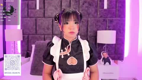 Snapshot of petit_rosseowo chatting on 03-06-25, 10:47 Im Rosse but u can call me Rossie or Rosita . online show from 03-06-25, 10:47