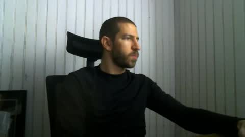 Snapshot of petitcoquin91 chatting on 12-02-24, 01:24 Paco online show from 12-02-24, 01:24