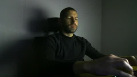 Snapshot of petitcoquin91 chatting on 05-15-26, 09:00 Paco online show from 05-15-26, 09:00